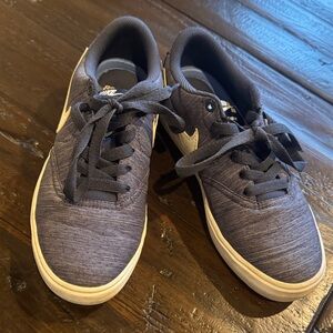 Nike women’s Blue Sneakers